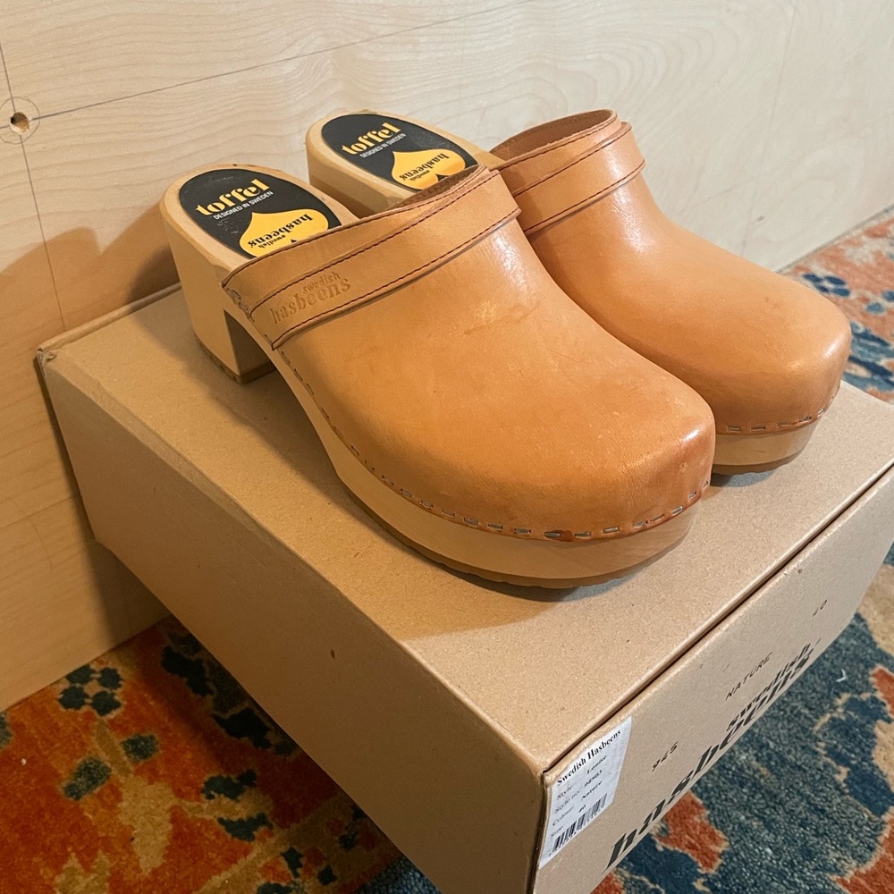 Swedish Hasbeens Louise natural leather clogs platform size 39
Worn once!